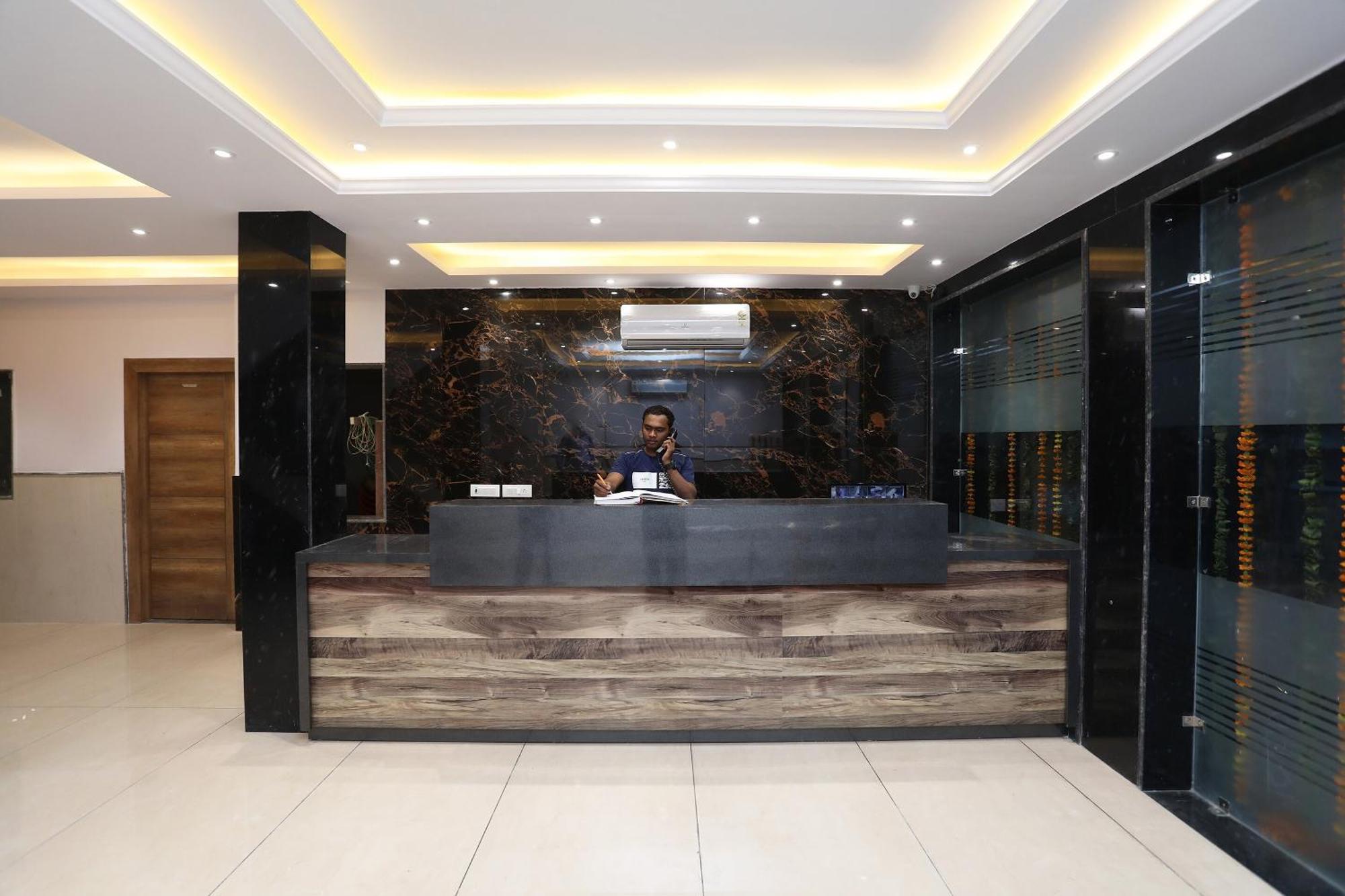 Hotel Ivy New Delhi Exteriör bild